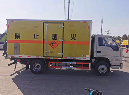 龙岩爆破器材运输车工人安全操作规范与智能技术保障